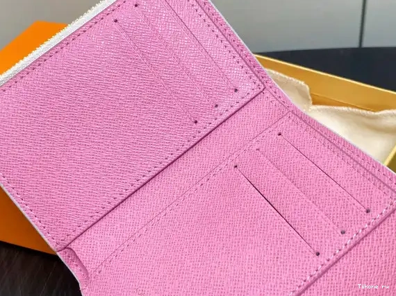Cheap LOUIS VICTORINE VUITTON cm WALLET-12*9.5*1.5 0529